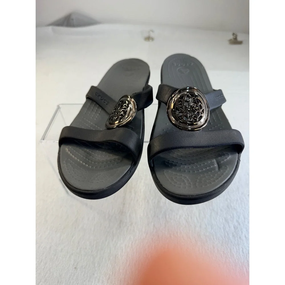 Crocs Sanrah Embellished Medallion Wedge Sandals Black Women's Size 7 W7